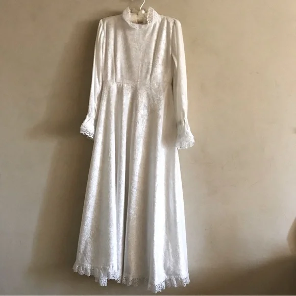 Vintage | Dresses | Vintage White Velvet Maxi Dress | Poshmark